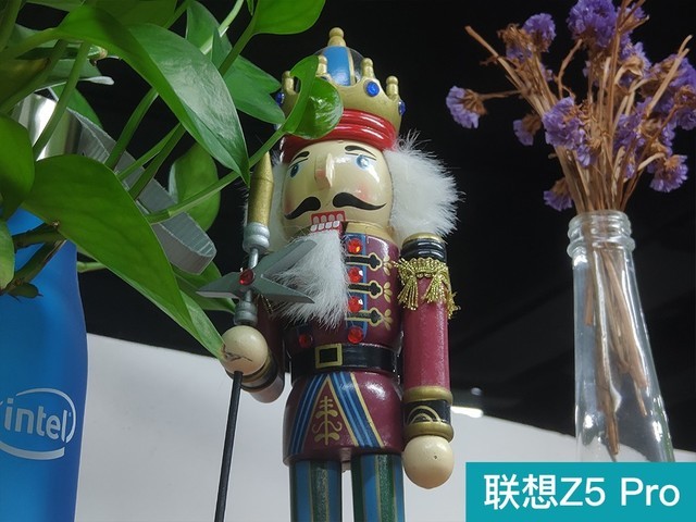 联想/小米滑盖体验 三个同事居然滑出了八种手感 