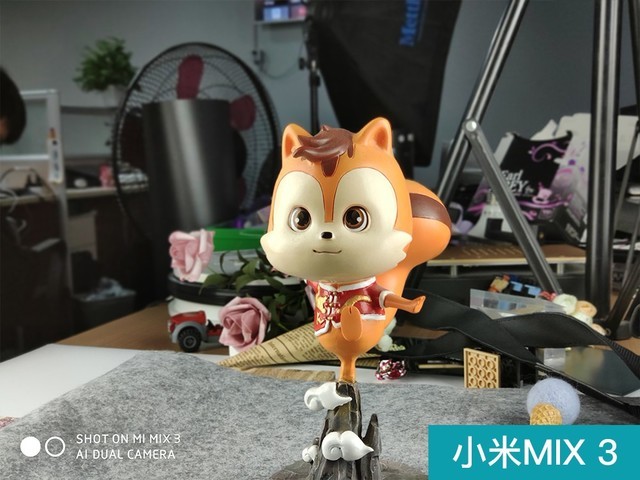 联想/小米滑盖体验 三个同事居然滑出了八种手感 