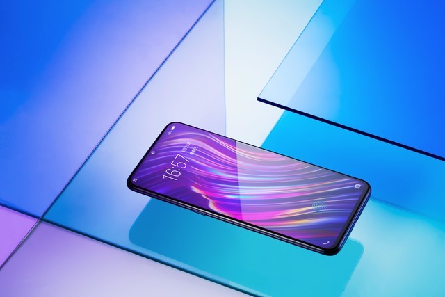 vivo X23开售倒计时3天 极光渐变+水滴屏 