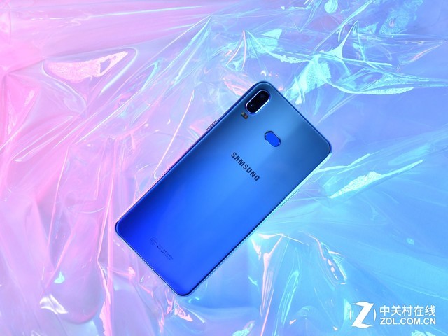 年轻人的专属 三星Galaxy A6s仅售1799 